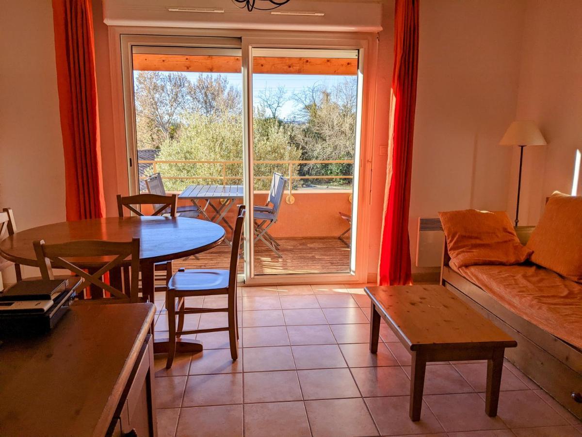 Maisonnette dans domaine avec piscine à Nyons, pays des olives Extérieur photo